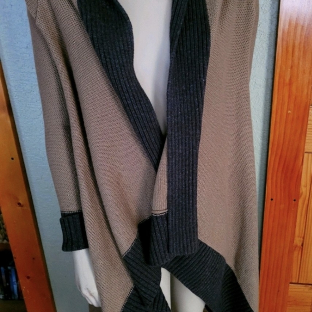 Moda International Contrast Edge Cardigan